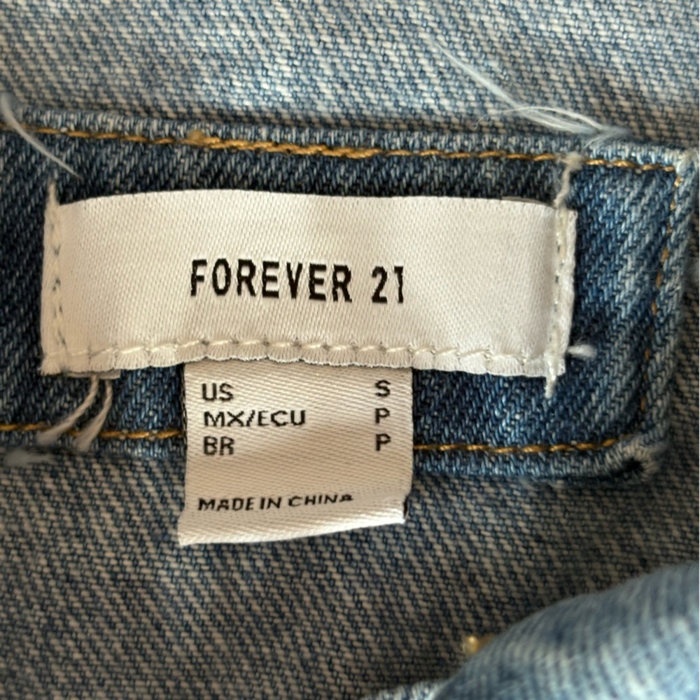 Forever 21 Distressed Denim Jacket Size Small - Picture 6 of 9